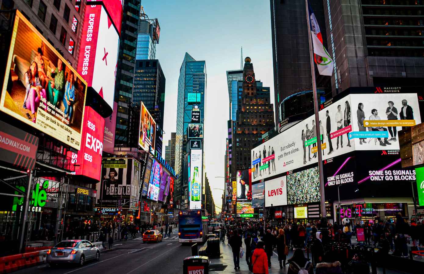 Como painéis publicitários digitais pode ajuda no marketing de seu negócio?